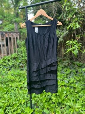 Classic Black Sleeveless Sheath Dress